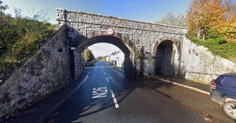 The railway bridge from Hardy Bucks